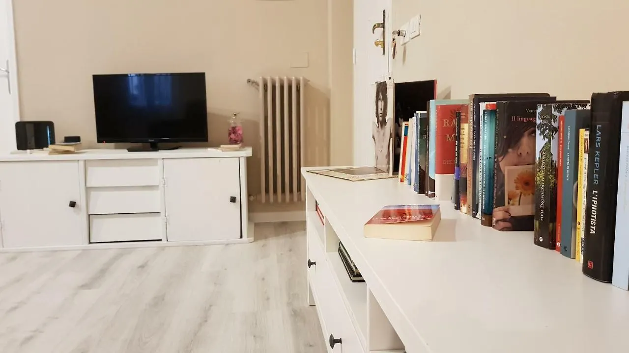Sweet Living In Florence Apartment
